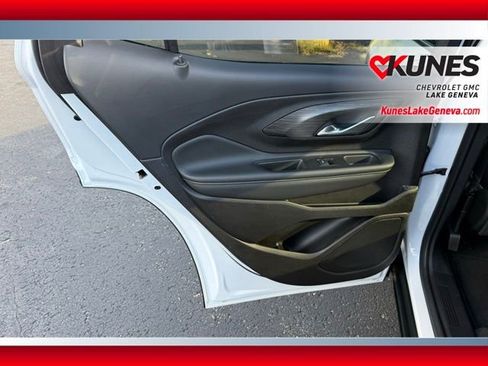 Used 2024 GMC Terrain SLT image 19