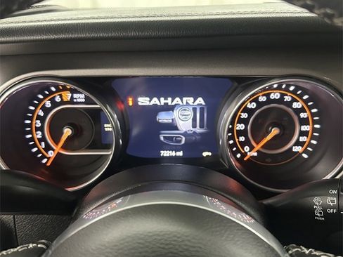 Used 2018 Jeep Wrangler Unlimited Sahara w/ Dual Top Group image 21