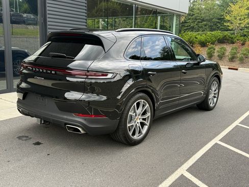 Certified 2024 Porsche Cayenne AWD/4WD image 7