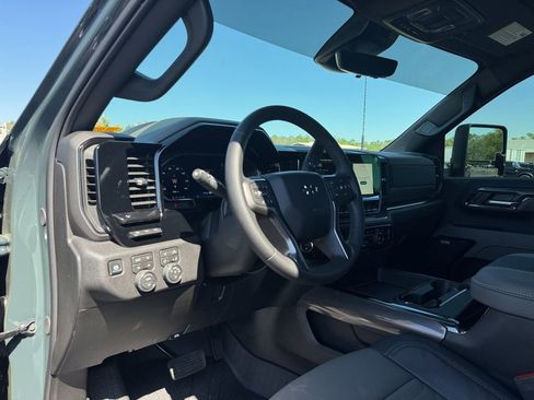 Used 2026 Chevrolet Silverado 2500 ZR2 AWD/4WD image 32