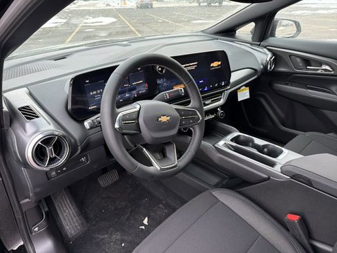 New 2026 Chevrolet Equinox EV LT image 11