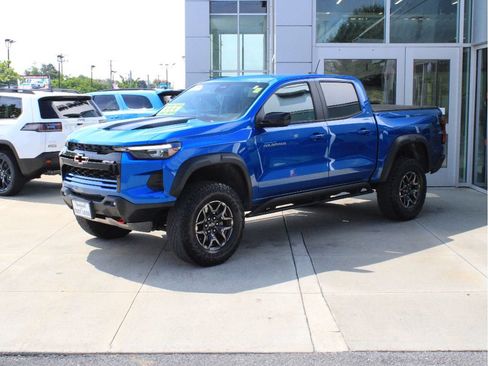 Used 2024 Chevrolet Colorado ZR2 w/ Safety Package AWD/4WD image 3
