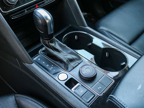 Used 2022 Volkswagen Atlas SE image 20