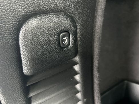 Used 2024 Dodge Durango GT image 14