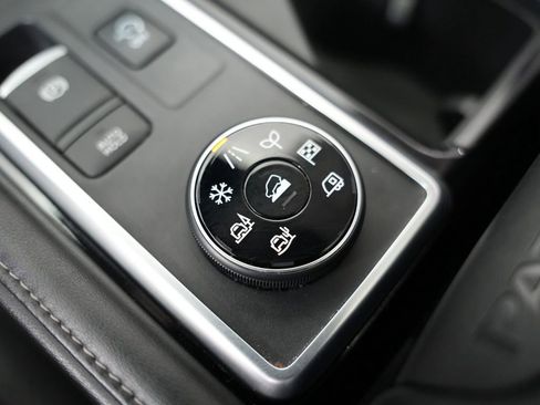 Used 2022 Nissan Pathfinder SV w/ SV Premium Package AWD/4WD image 28