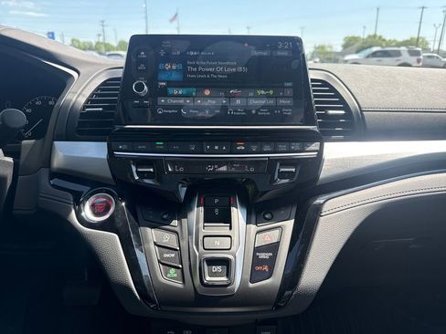 New 2026 Honda Odyssey Touring image 15