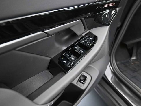 New 2026 BMW 530i RWD image 9