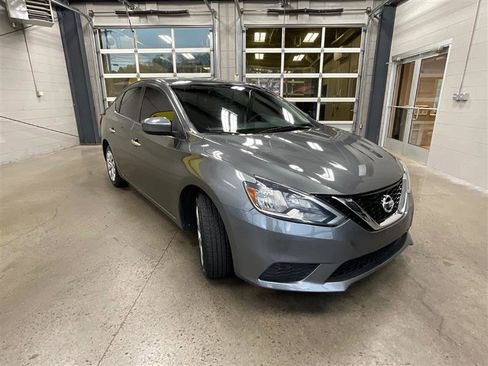 Used 2018 Nissan Sentra SV image 7