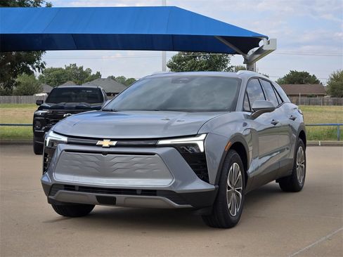 New 2025 Chevrolet Blazer EV LT image 2