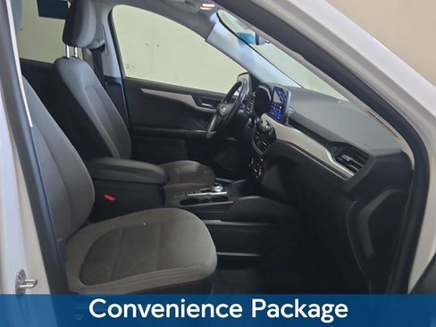 Used 2022 Ford Escape SE w/ Convenience Package AWD/4WD image 3