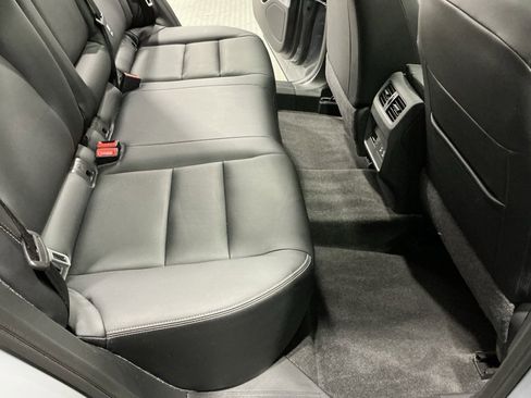 Used 2023 Nissan Rogue SL w/ SL Premium Package image 28