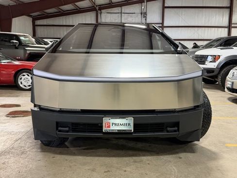 Used 2025 Tesla Cybertruck AWD Crew Cab image 2
