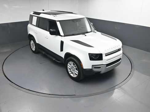 Used 2025 Land Rover Defender 110 S AWD/4WD image 37