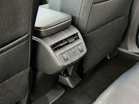 Used 2024 Nissan Ariya AWD image 28