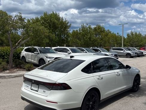 Used 2025 Honda Accord SE image 10