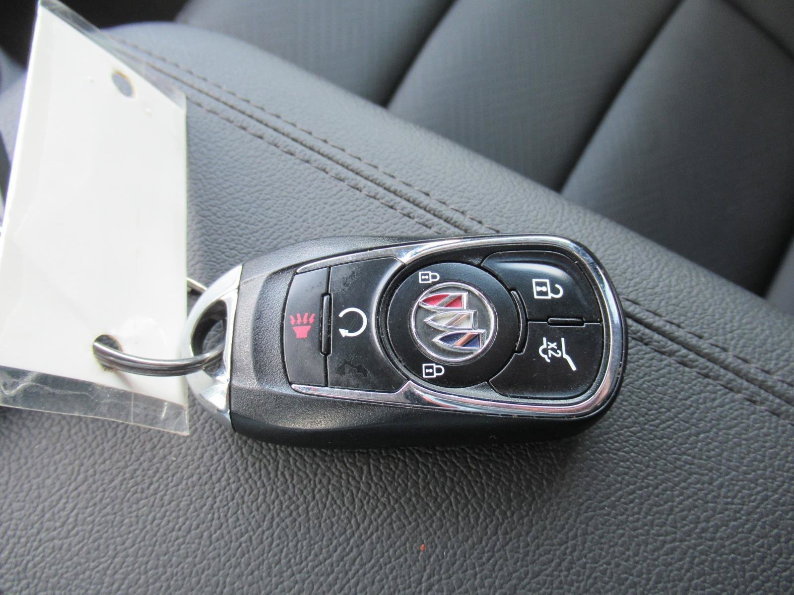 Used 2022 Buick Encore GX Essence FWD image 29