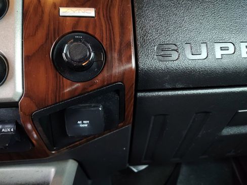 Used 2015 Ford F350 Lariat w/ Lariat Interior Package image 5