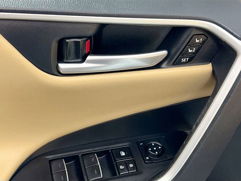 Used 2024 Toyota RAV4 Limited image 16