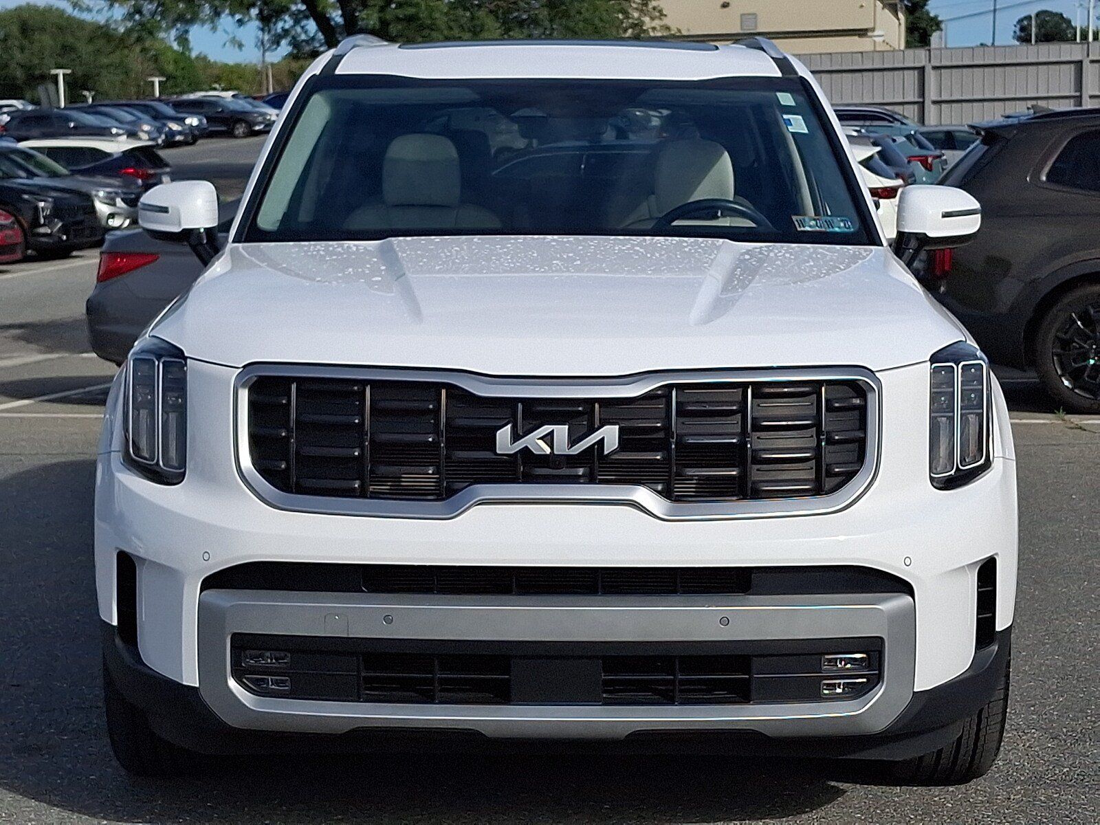 Used 2024 Kia Telluride SX Prestige AWD/4WD image 2