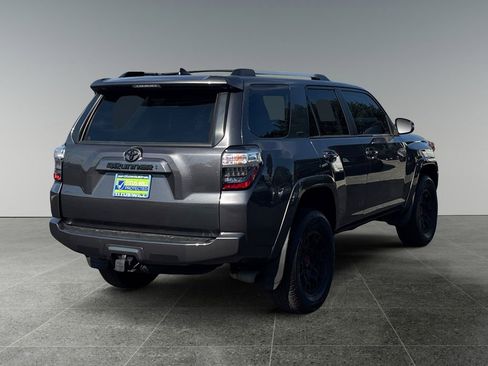 Used 2022 Toyota 4Runner SR5 Premium image 7