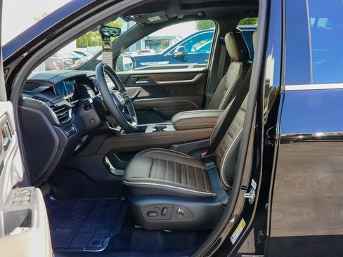 New 2026 GMC Acadia Denali Ultimate image 13