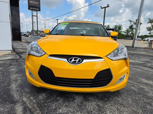 Used 2014 Hyundai Veloster w/ Style Package 02 FWD image 2