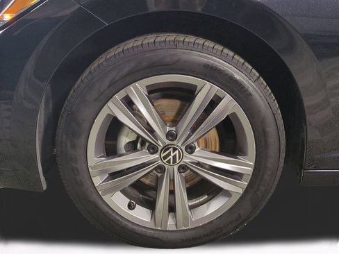 Used 2024 Volkswagen Jetta SE FWD image 11
