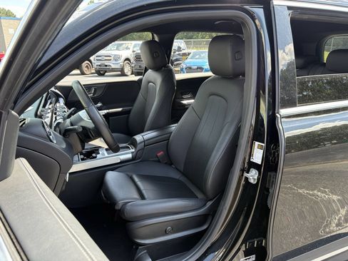 Used 2025 Mercedes-Benz GLB 250 image 17