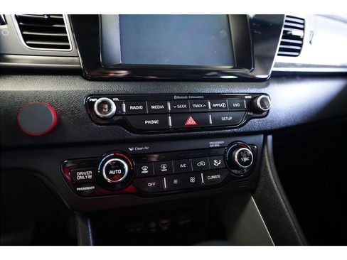 Used 2018 Kia Niro FE image 21