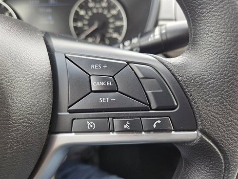 Used 2025 Nissan Altima 2.5 SV image 13