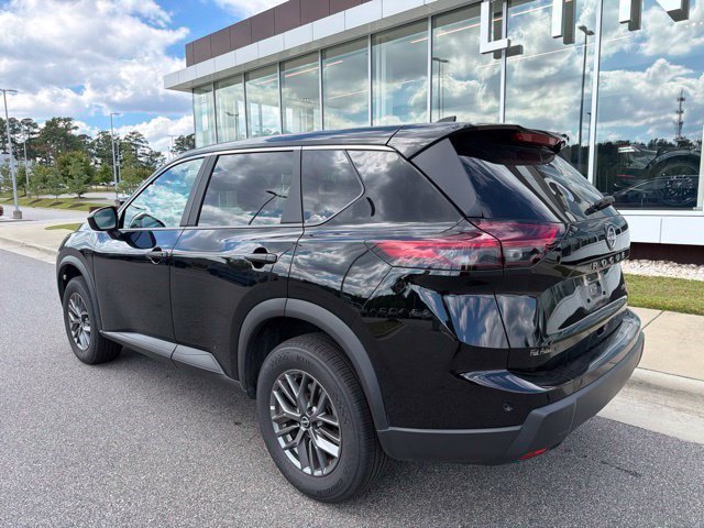 Used 2025 Nissan Rogue S AWD/4WD image 3