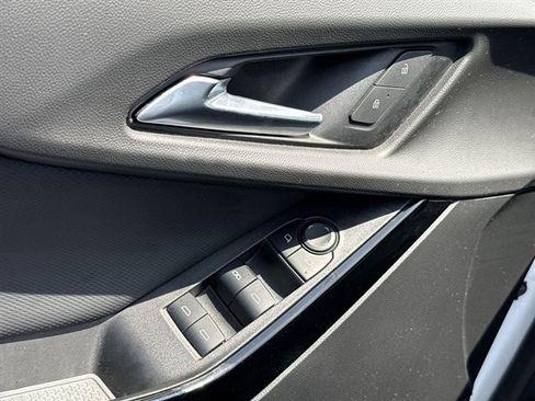 Certified 2025 Chevrolet Equinox LT w/ Safety and Technology Package FWD image 27