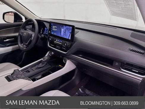 Used 2024 Toyota Grand Highlander XLE image 31