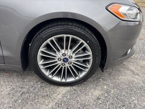 Used 2014 Ford Fusion SE w/ Equipment Group 202A image 8
