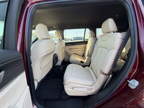New 2025 Jeep Grand Cherokee L Limited image 12