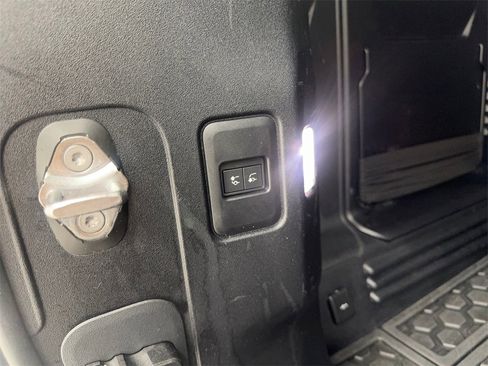 Used 2022 Land Rover Defender 110 X-Dynamic SE image 80