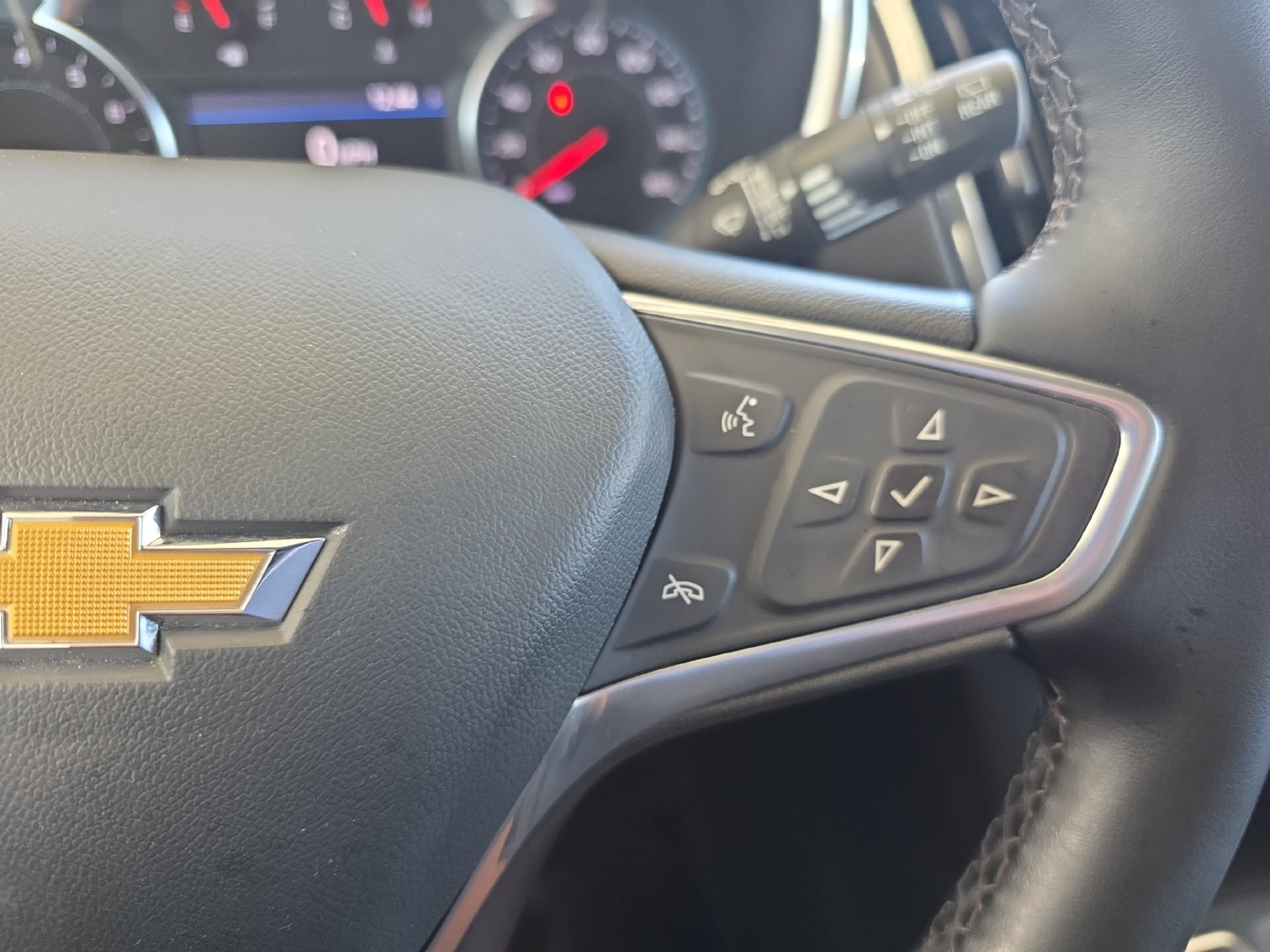 Used 2023 Chevrolet Equinox LT FWD image 18