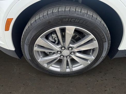 Used 2022 Cadillac XT5 Premium Luxury w/ Technology Package image 9