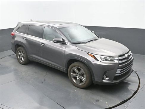 Used 2018 Toyota Highlander Limited Platinum image 13