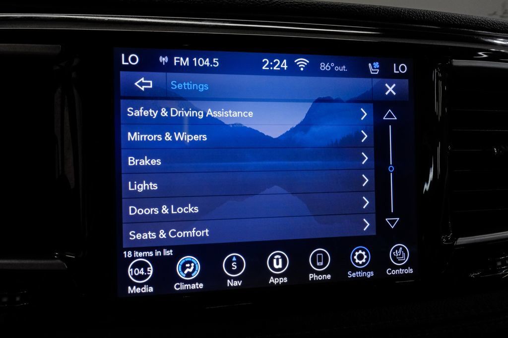Used 2020 Chrysler Pacifica Limited FWD image 46