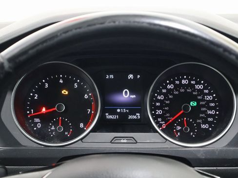 Used 2018 Volkswagen Tiguan SE image 18