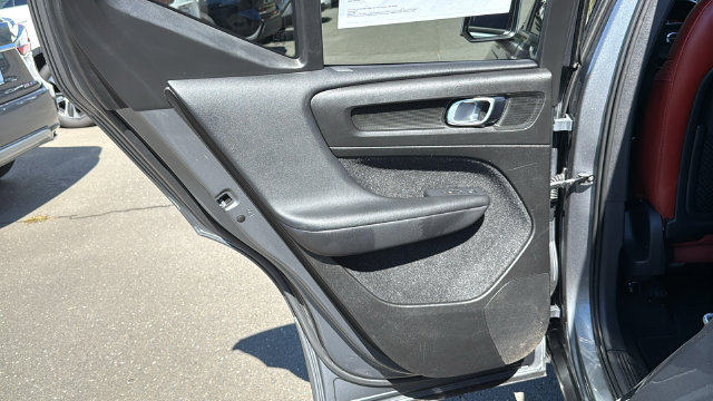 Used 2019 Volvo XC40 T5 Momentum AWD/4WD image 20