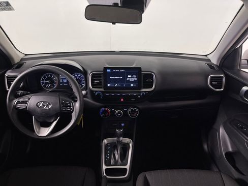 Certified 2021 Hyundai Venue SE image 15