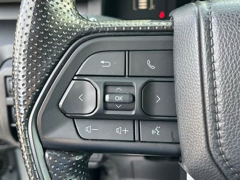 Used 2025 Toyota Tacoma SR image 15