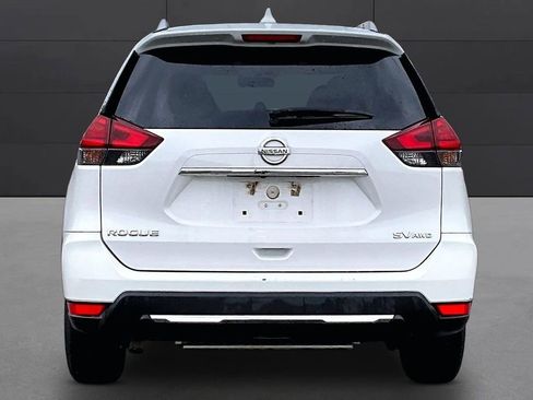 Used 2017 Nissan Rogue SV AWD/4WD image 4