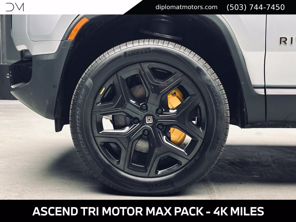 Used 2025 Rivian R1S Premium Dual AWD/4WD image 38