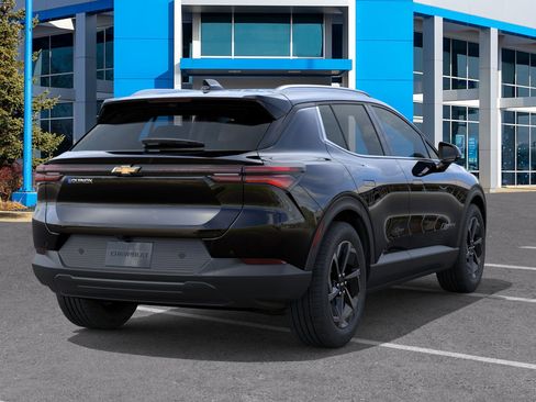 New 2026 Chevrolet Equinox EV LT image 28