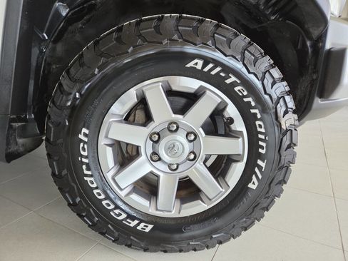 Used 2014 Toyota FJ Cruiser 4WD w/ Upgrade Package image 9