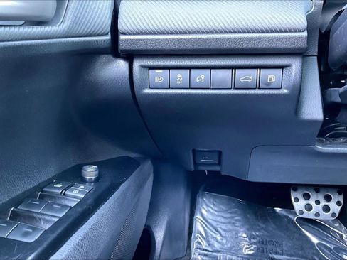 Used 2025 Toyota Camry SE FWD image 32