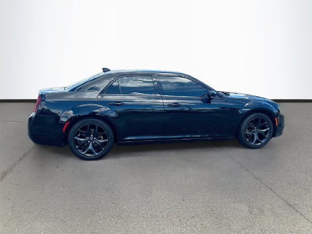 Used 2022 Chrysler 300 S RWD image 29